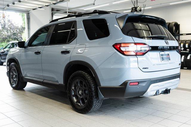 used 2025 Honda Pilot car, priced at $45,491