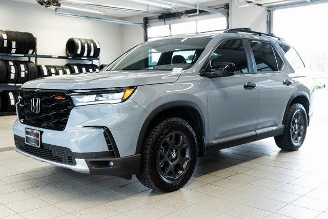 used 2025 Honda Pilot car, priced at $45,491