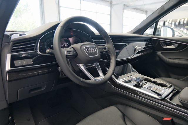 new 2025 Audi Q7 car, priced at $77,605