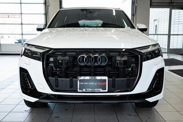 new 2025 Audi Q7 car, priced at $77,605