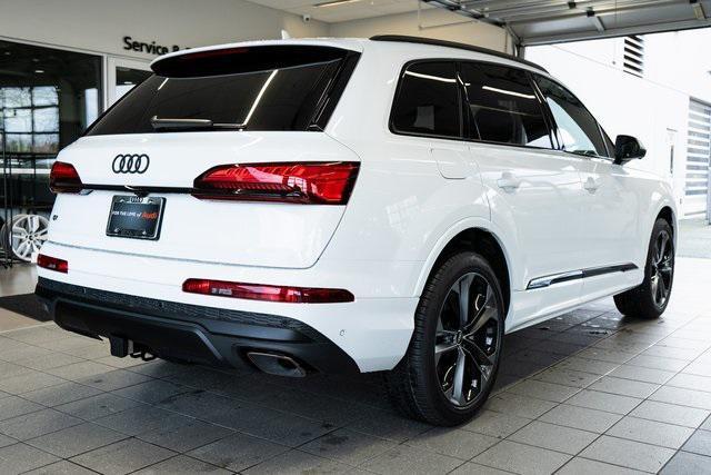 new 2025 Audi Q7 car, priced at $77,605