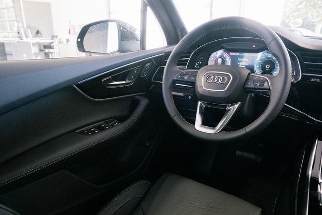 new 2025 Audi Q7 car, priced at $85,700