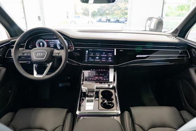new 2025 Audi Q7 car, priced at $85,700