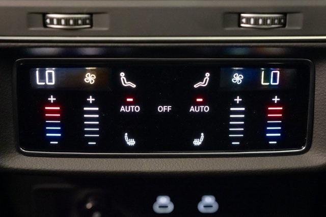 new 2025 Audi Q7 car, priced at $85,700