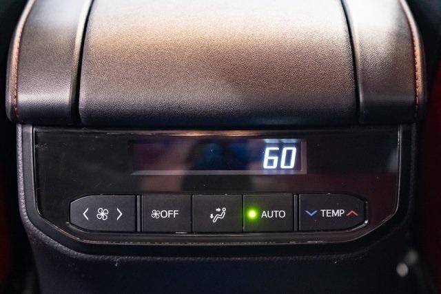 used 2022 Toyota Highlander car, priced at $39,999