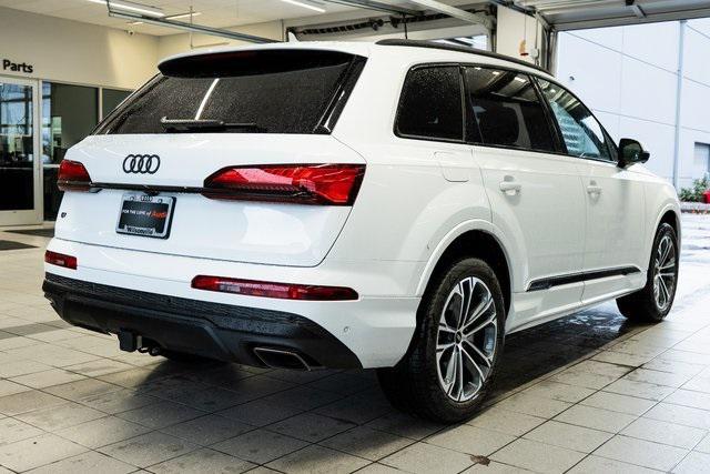 new 2025 Audi Q7 car, priced at $71,455