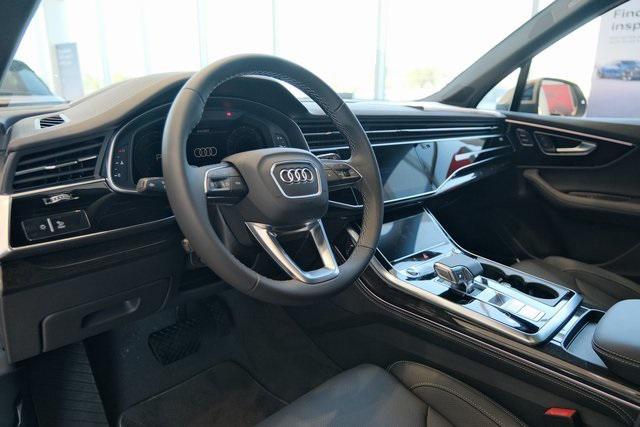 new 2025 Audi Q7 car, priced at $85,660