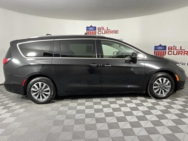 used 2021 Chrysler Pacifica Hybrid car, priced at $13,341