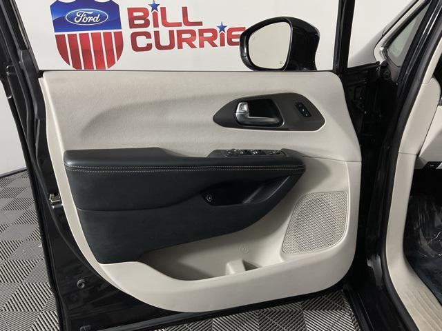 used 2021 Chrysler Pacifica Hybrid car, priced at $13,341