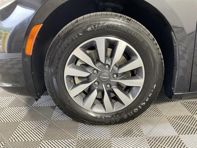 used 2021 Chrysler Pacifica Hybrid car, priced at $13,341