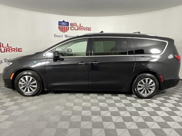 used 2021 Chrysler Pacifica Hybrid car, priced at $13,341