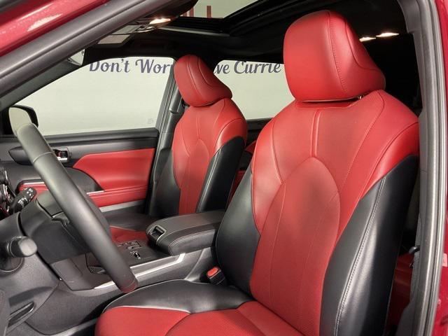 used 2023 Toyota Highlander car, priced at $39,915