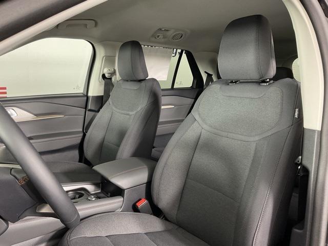 new 2025 Ford Explorer car, priced at $33,318