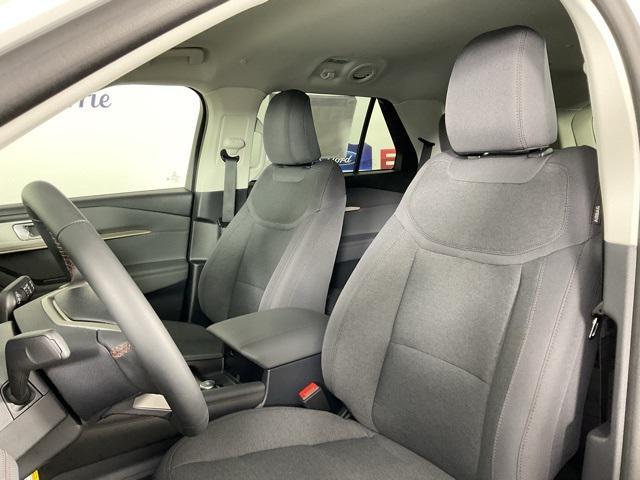 new 2025 Ford Explorer car, priced at $39,223