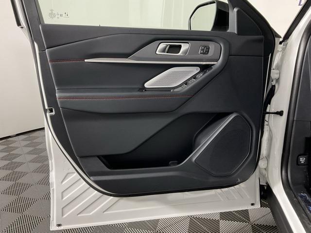 new 2025 Ford Explorer car, priced at $52,568