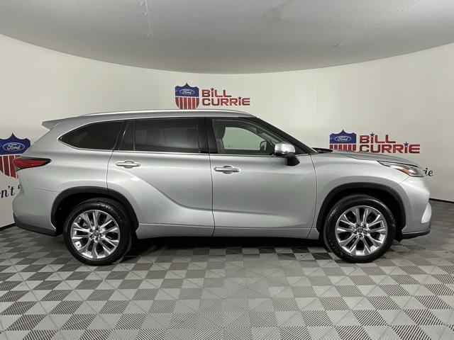 used 2023 Toyota Highlander car, priced at $33,992