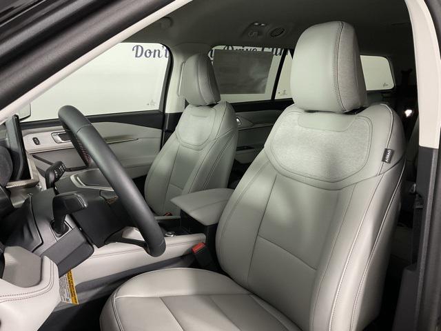 new 2025 Ford Explorer car, priced at $36,662