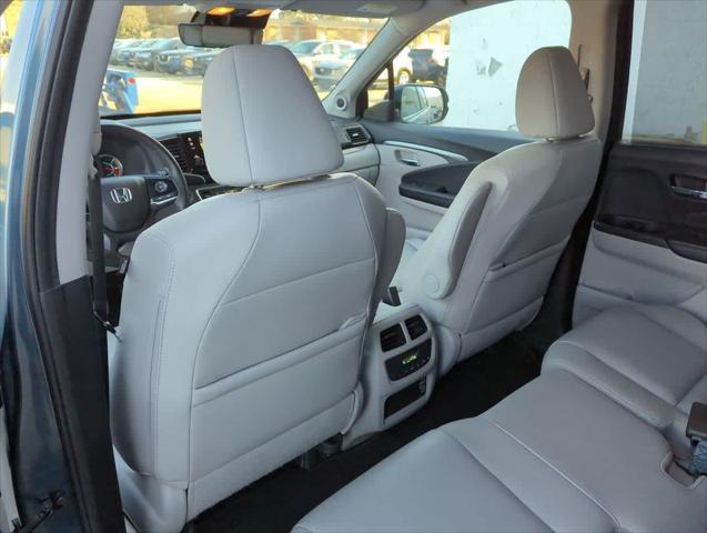 used 2022 Honda Pilot car, priced at $25,495