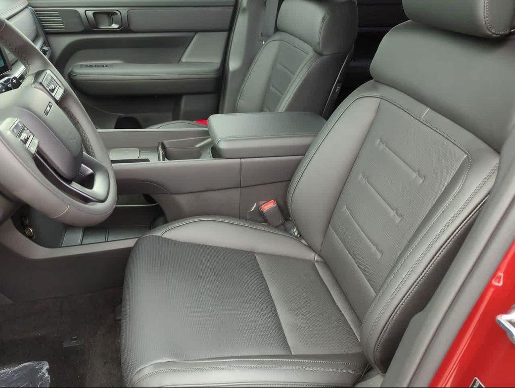 new 2025 Hyundai Santa Fe car, priced at $48,958