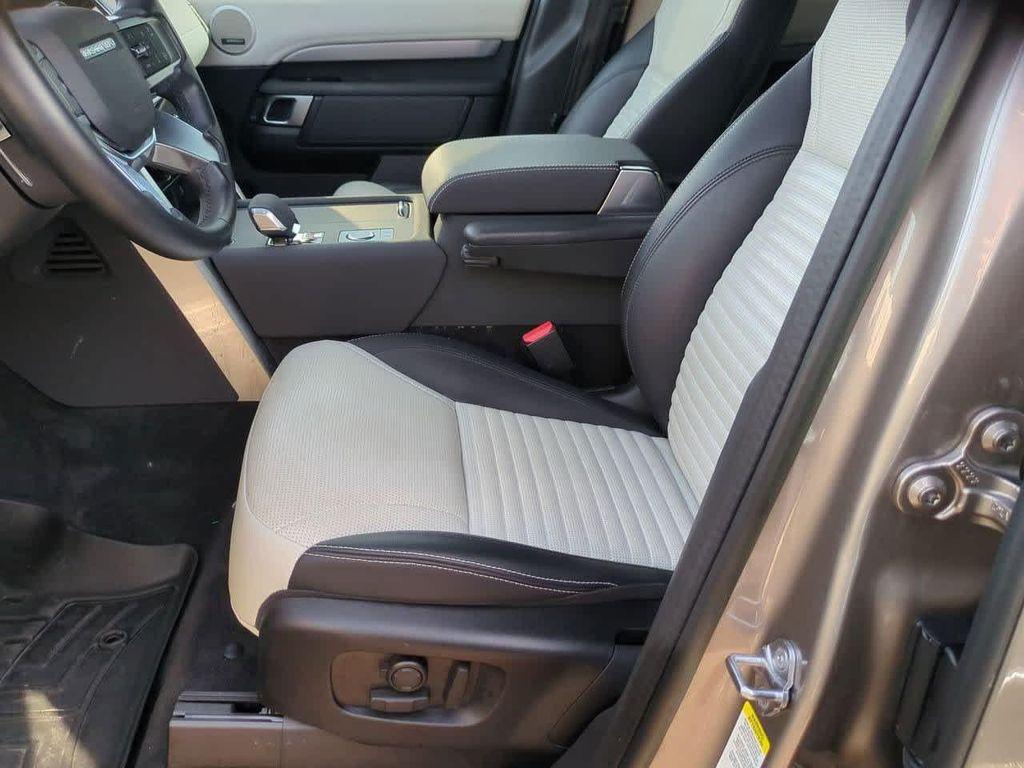 used 2023 Land Rover Discovery car, priced at $36,652