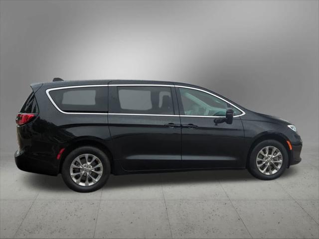 used 2023 Chrysler Pacifica car, priced at $36,513