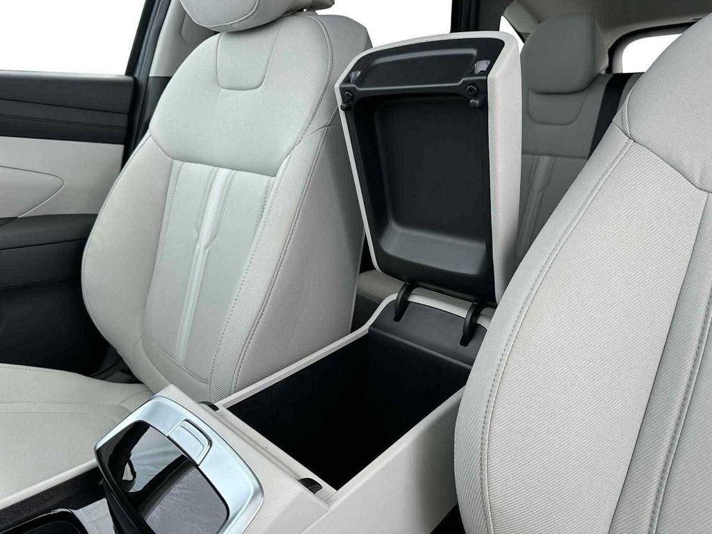 new 2025 Hyundai Tucson car, priced at $33,100