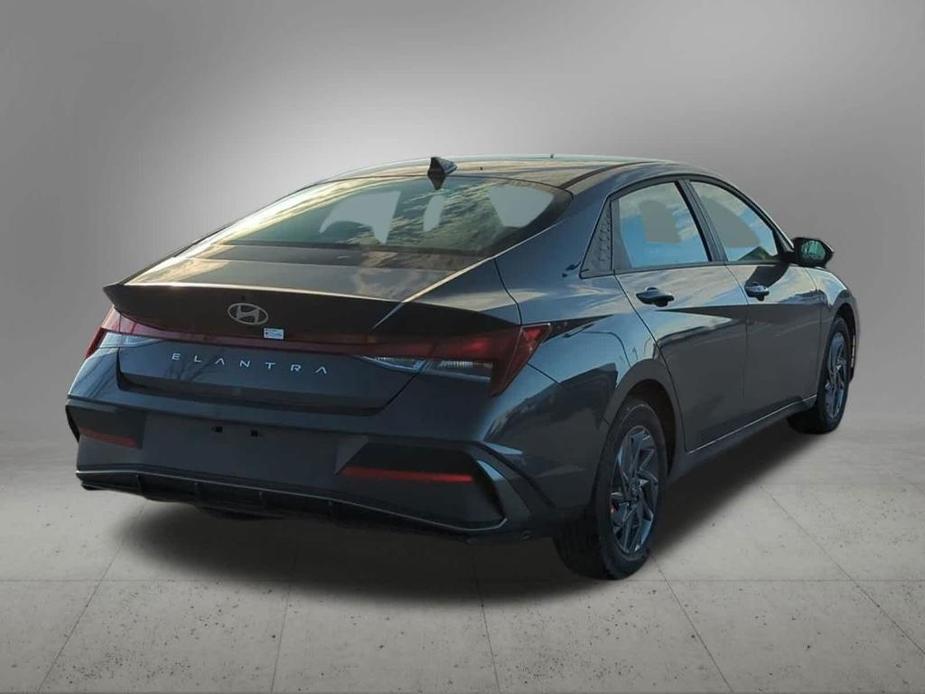 new 2024 Hyundai Elantra car, priced at $25,275