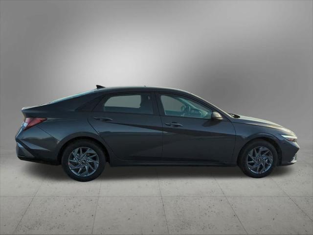 new 2024 Hyundai Elantra car, priced at $25,275