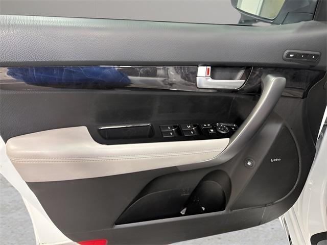 used 2014 Kia Sorento car, priced at $9,600