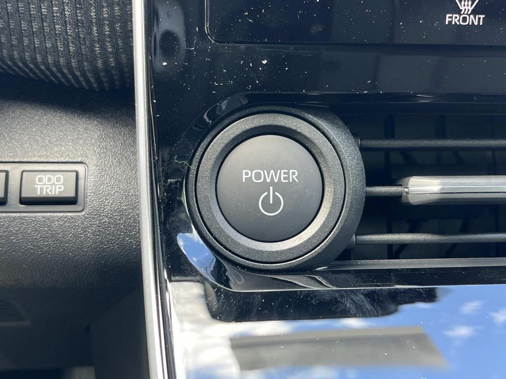 new 2025 Subaru Solterra car