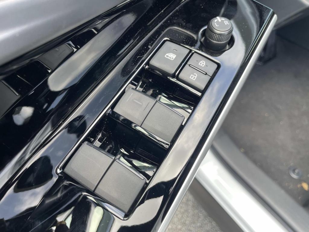 new 2025 Subaru Solterra car