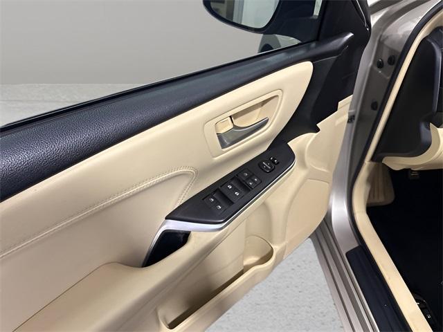 used 2015 Toyota Camry Hybrid car, priced at $14,900
