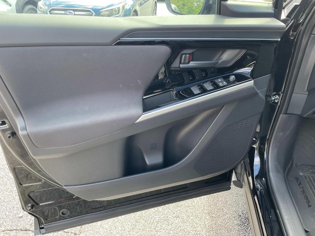 new 2025 Subaru Solterra car