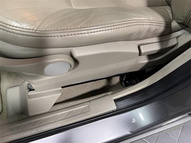 used 2009 Ford Focus car, priced at $4,000