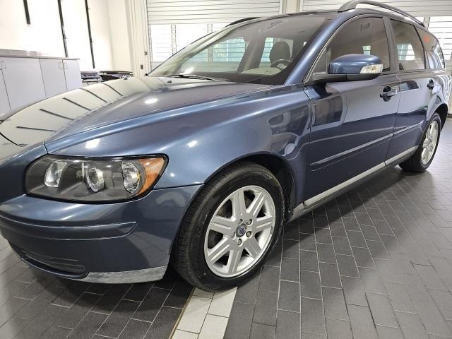 used 2007 Volvo V50 car, priced at $7,000