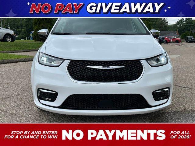 used 2023 Chrysler Pacifica car, priced at $25,999
