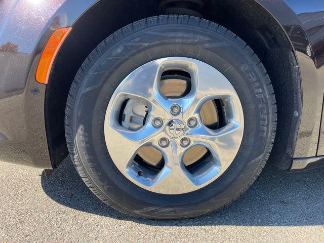 used 2018 Chrysler Pacifica Hybrid car, priced at $15,599