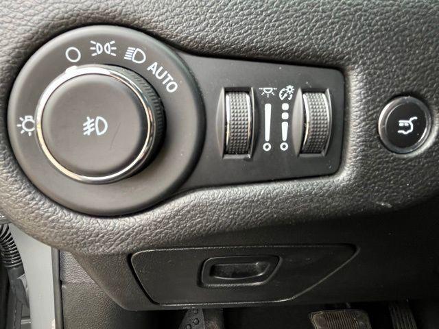 used 2023 Jeep Cherokee car, priced at $23,399