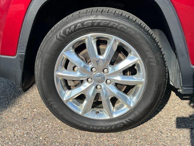 used 2017 Jeep Cherokee car, priced at $12,999