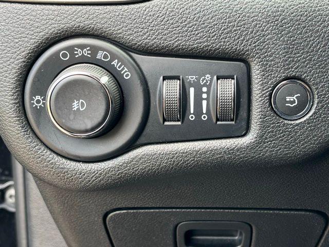 used 2022 Jeep Cherokee car, priced at $25,999