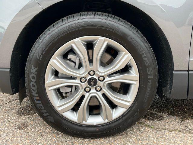 used 2024 Ford Edge car, priced at $33,499
