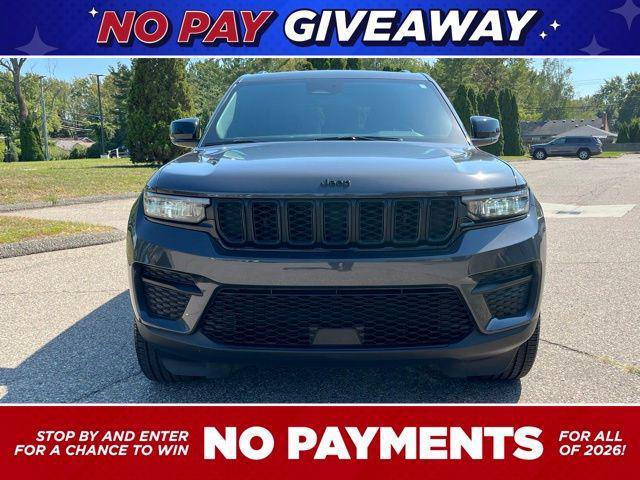 used 2024 Jeep Grand Cherokee car, priced at $35,998