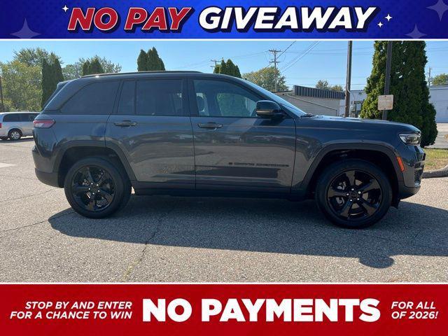 used 2024 Jeep Grand Cherokee car, priced at $35,998