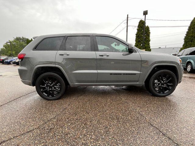 used 2022 Jeep Grand Cherokee car, priced at $31,998