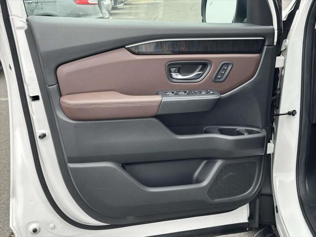 used 2025 Honda Pilot car, priced at $46,997