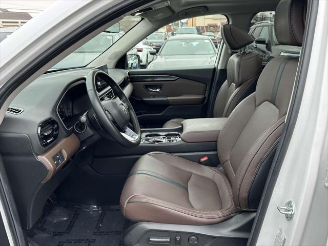used 2025 Honda Pilot car, priced at $46,997