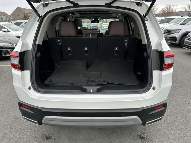 used 2025 Honda Pilot car, priced at $46,997