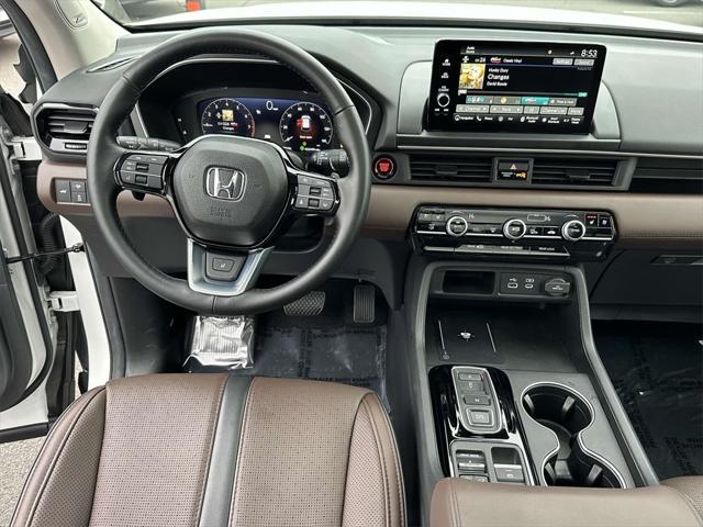 used 2025 Honda Pilot car, priced at $48,577