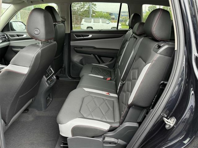 new 2025 Volkswagen Atlas car, priced at $46,284
