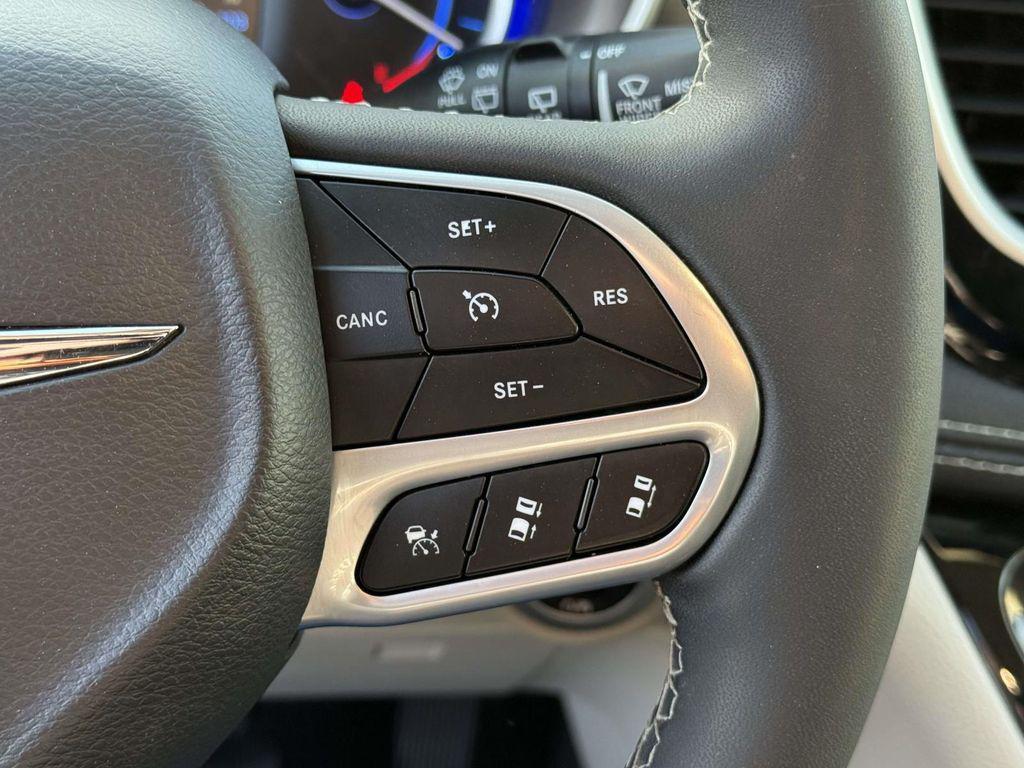 used 2023 Chrysler Pacifica Hybrid car, priced at $25,555